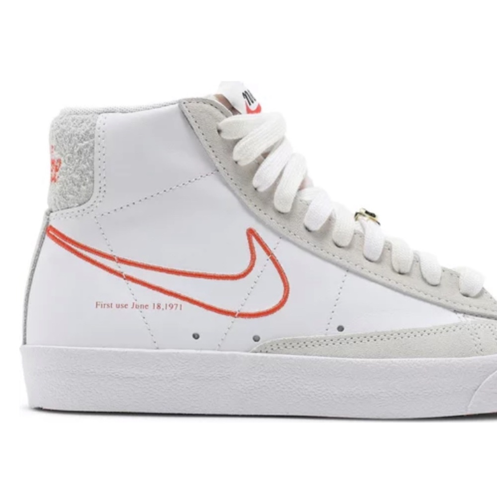 Nike Blazer Mid 77 SE - Picture 9 of 12